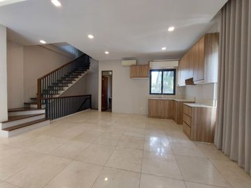 For Sale Modern 3 Storey Townhouse w/ Roofdeck in East Teachers Village, Q.C. KSA
