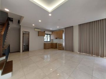 For Sale Modern 3 Storey Townhouse w/ Roofdeck in East Teachers Village, Q.C. KSA