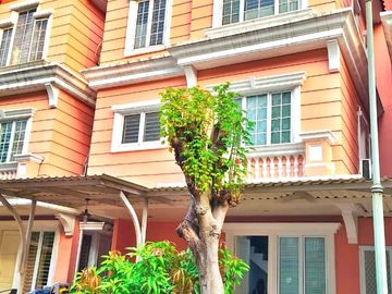 Disewakan Cepat Cluster Omaha Gading Serpong, Semi Furnished dan Sudah Renov