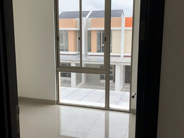 Rumah Atlanta PIK2 4,5x10 45m 2LT Cluster Terdepan Free AC 3 Unit
