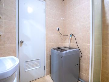 Harga Promo & Unit Full Furnished! Disewakan Apartemen Cosmo Terrace 1Br Lokasi Strategis Jakarta Pusat (Sudirman, Bundaran HI, Tanah Abang)