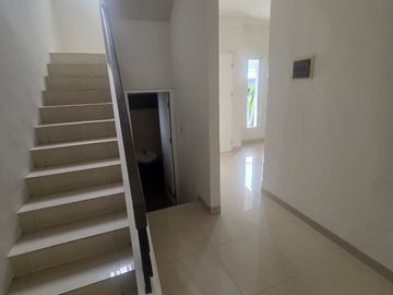 Disewakan rumah siap huni 3 kamar tidur di Cluster San Lorenzo Gading Serpong Tangerang