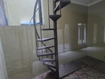Disewakan rumah siap huni 3 kamar tidur di Cluster San Lorenzo Gading Serpong Tangerang