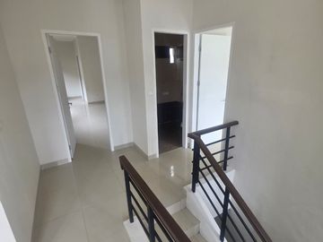 Disewakan rumah siap huni 3 kamar tidur di Cluster San Lorenzo Gading Serpong Tangerang