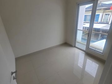 Disewakan rumah siap huni 3 kamar tidur di Cluster San Lorenzo Gading Serpong Tangerang