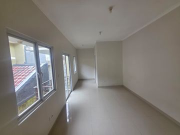 Disewakan rumah siap huni 3 kamar tidur di Cluster San Lorenzo Gading Serpong Tangerang