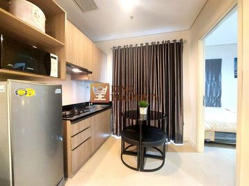 Furnished Interior Elegant Selangkah ke Central Park Mall, Disewa 2BR Apartemen Madison Park Podomoro City Jakarta barat.