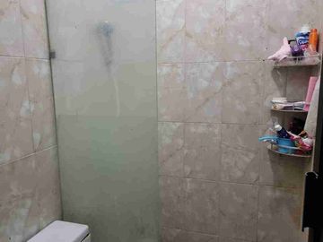 Dijual Murah Rumah 2 Lantai Posisi Hook Dekat Pasar Kolombo