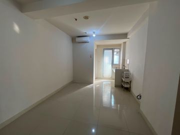Disewakan Oak Tower B Jaktim – Lantai 15, Unfurnish, Hadap Barat, Type Studio