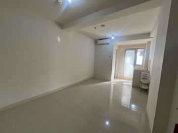Disewakan Oak Tower B Jaktim – Lantai 15, Unfurnish, Hadap Barat, Type Studio
