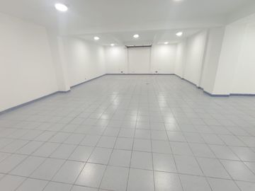 ALQUILER DE LOCAL COMERCIAL 200 M² – PÁRDO DE ZELA - LINCE