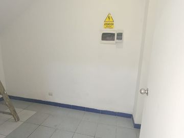 ALQUILER DE LOCAL COMERCIAL 200 M² – PÁRDO DE ZELA - LINCE