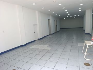 ALQUILER DE LOCAL COMERCIAL 200 M² – PÁRDO DE ZELA - LINCE