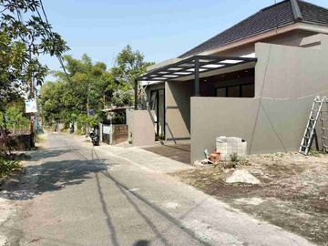 RUMAH CANTIK DI JL.KALIURANG KM.14, 5menit ke UII - Ls
