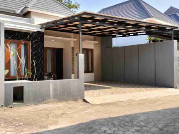 Rumah menawan dalam cluster di Jl.Kaliurang km.12. Free AJB, BBN, pagar, kanopi - Ls