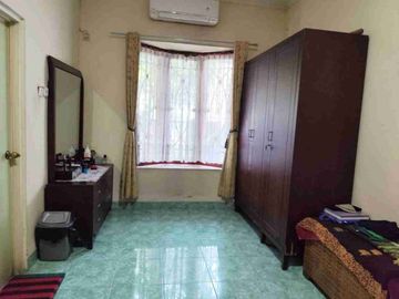 DIJUAL CEPAT RUMAH TERAWAT LOKASI DI PONDOK GEDE BEKASI