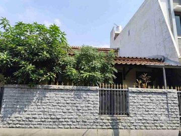 DIJUAL CEPAT RUMAH TERAWAT LOKASI DI PONDOK GEDE BEKASI