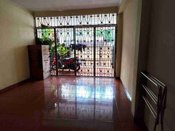 DIJUAL CEPAT RUMAH TERAWAT LOKASI DI PONDOK GEDE BEKASI