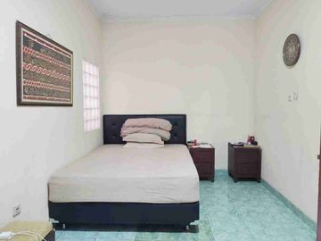 DIJUAL CEPAT RUMAH TERAWAT LOKASI DI PONDOK GEDE BEKASI