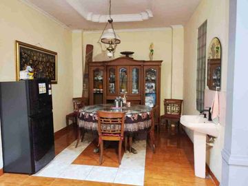 DIJUAL CEPAT RUMAH TERAWAT LOKASI DI PONDOK GEDE BEKASI