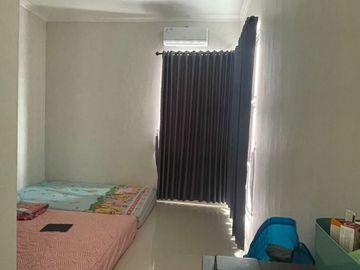 URGENT SALE! Rumah 2 Lantai LT 160m² di Cluster CherryVille Grand Wisata Bekasi – Rp2,99 M Nego  2.
