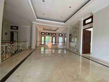 Rumah cantik siap huni di Dharmawangsa Jakarta selatan