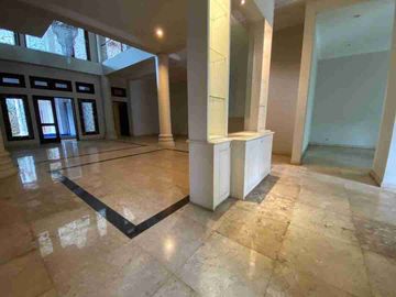 Rumah cantik siap huni di Dharmawangsa Jakarta selatan
