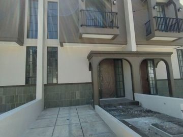 Rumah Sultan di Surabaya Timur Wonorejo - Gunung Anyar , Fasilitas Kawasan Premium One Gate System , Konsep Mewah & Modern