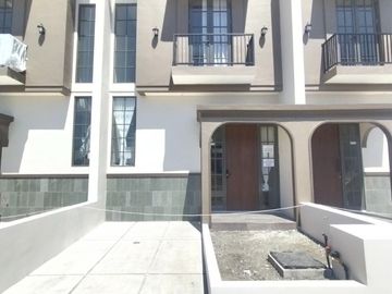 Rumah Sultan di Surabaya Timur Wonorejo - Gunung Anyar , Fasilitas Kawasan Premium One Gate System , Konsep Mewah & Modern