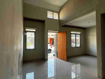 Disewakan Rumah Kota Baru Parahyangan Lingkungan Tenang