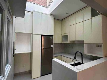 Disewakan Rumah Kota Baru Parahyangan Lingkungan Tenang