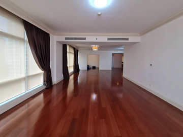 3BR Unit Semi Furnished with Den For Lease in One Roxas Triangle