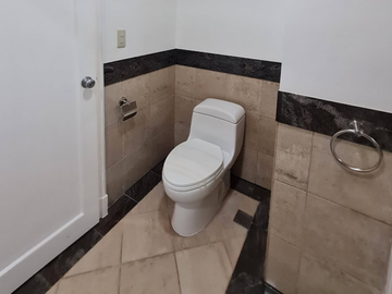 3BR Unit Semi Furnished with Den For Lease in One Roxas Triangle