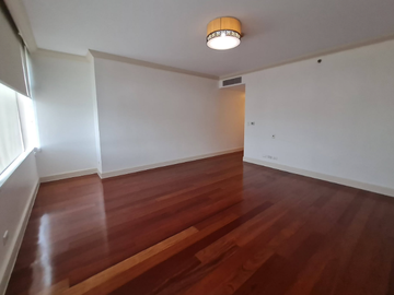 3BR Unit Semi Furnished with Den For Lease in One Roxas Triangle