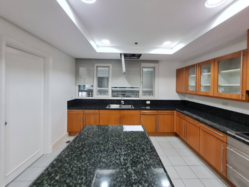 3BR Unit Semi Furnished with Den For Lease in One Roxas Triangle