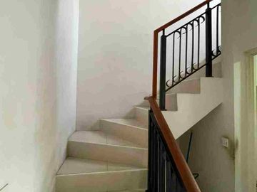 Disewakan Cepat Rumah Kamar 3 di Cluster Pinewood Banjar Wijaya