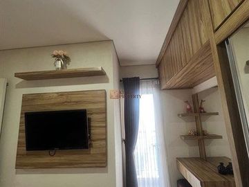 Akses ke Tol Dalam Kota Sewa 2BR Furnished Bagus di Apartemen Madison Park Dekat ke Mall Central Park, Taman Anggrek, Bandara Soekarno-Hatta