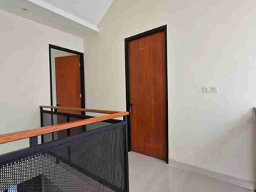 DIJUAL RUMAH BARU SIAP HUNI DI KENCANA LOKA - BSD, TANGSEL