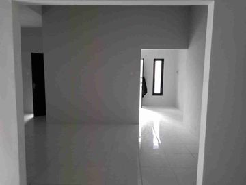 dijual rumah siap huni kondisi bagus terawat lengkap dengan pagar, canopy, dan carport beserta lokasi strategis dekat kawasan kota dan akses jalan lebar 4m di Jl. Purnama Agung 7