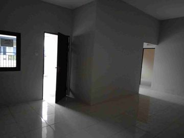 dijual rumah siap huni kondisi bagus terawat lengkap dengan pagar, canopy, dan carport beserta lokasi strategis dekat kawasan kota dan akses jalan lebar 4m di Jl. Purnama Agung 7