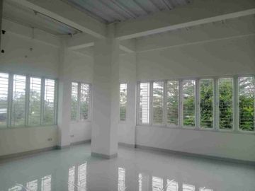 Disewakan Gedung Serbaguna Baru di Bangun Cocok buat Kantor Pelatihan