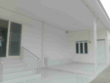 Disewakan Gedung Serbaguna Baru di Bangun Cocok buat Kantor Pelatihan