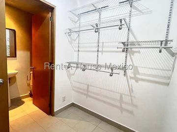 Departamento en Venta en Cuajimalpa de Morelos, Manzanastitla BG 27-290.