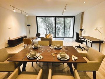 Residencia Boutique Frente al Parque de la Bola | 190 m², 1 Balcón y 2 Terrazas y 3 Estacionamientos.