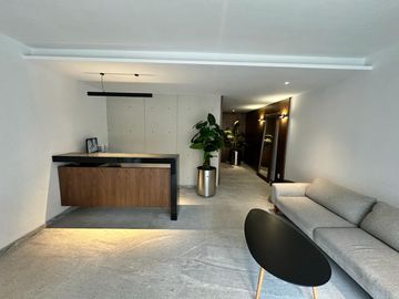 Residencia Boutique Frente al Parque de la Bola | 190 m², 1 Balcón y 2 Terrazas y 3 Estacionamientos.
