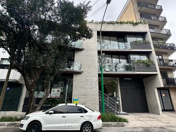 Residencia Boutique Frente al Parque de la Bola | 190 m², 1 Balcón y 2 Terrazas y 3 Estacionamientos.
