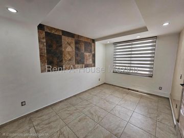 Casa en renta parcialmente amueblada con 3 Hab, 4 Baños en Milenio, Queretaro.