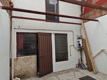 Casa y Local, 2 Niveles, Plazas Amalucan, Av Principal, $2,050,000.00