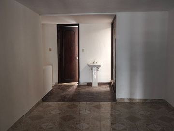 Casa y Local, 2 Niveles, Plazas Amalucan, Av Principal, $2,050,000.00