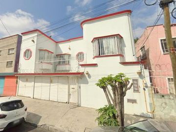 HERMOSA CASA EN REMATE EN LA NUEVA SANTA MARÍA, AZCAPOTZALCO